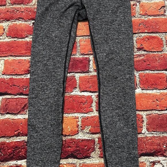 Lululemon leggings size 6 - Picture 5 of 10